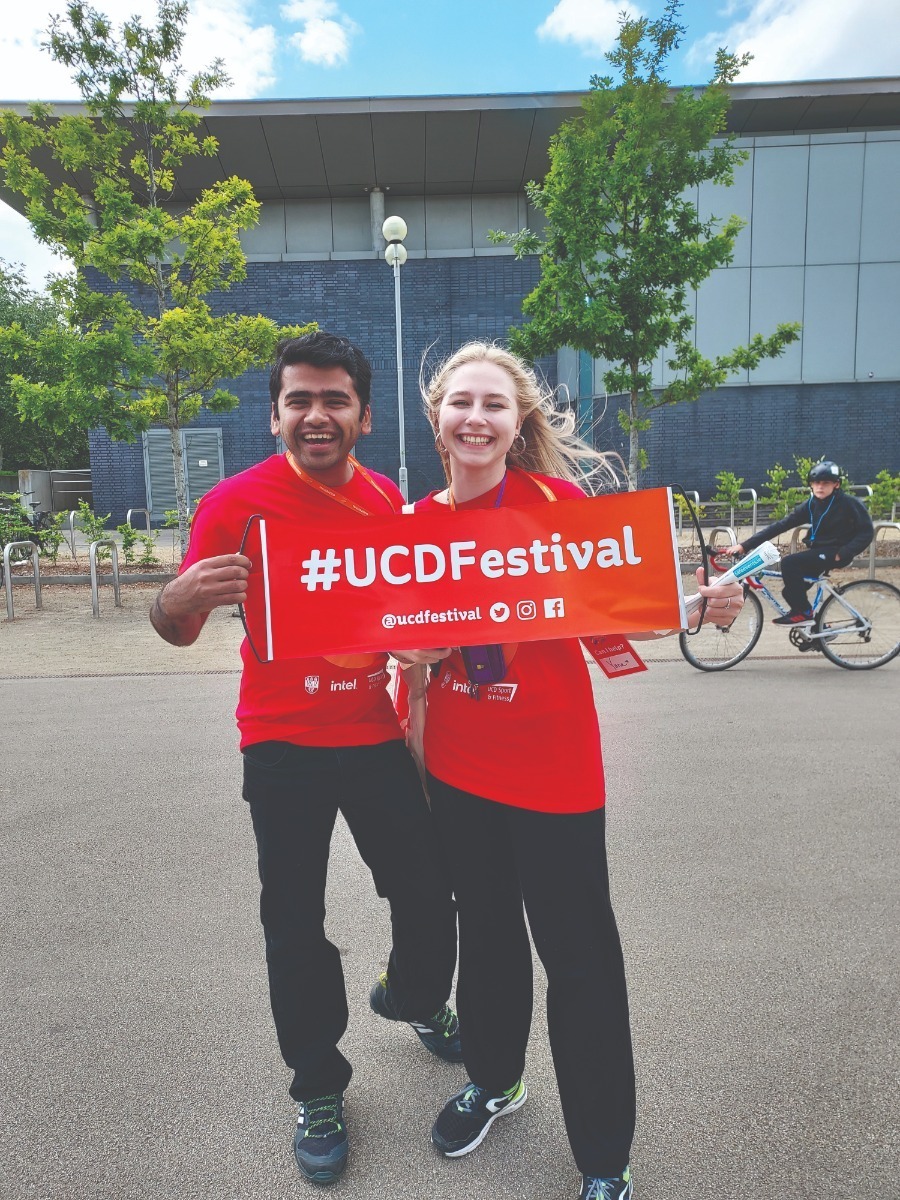 Pravar Agrawal and Yana Demianchuk volunteering at the UCD Festival 2022