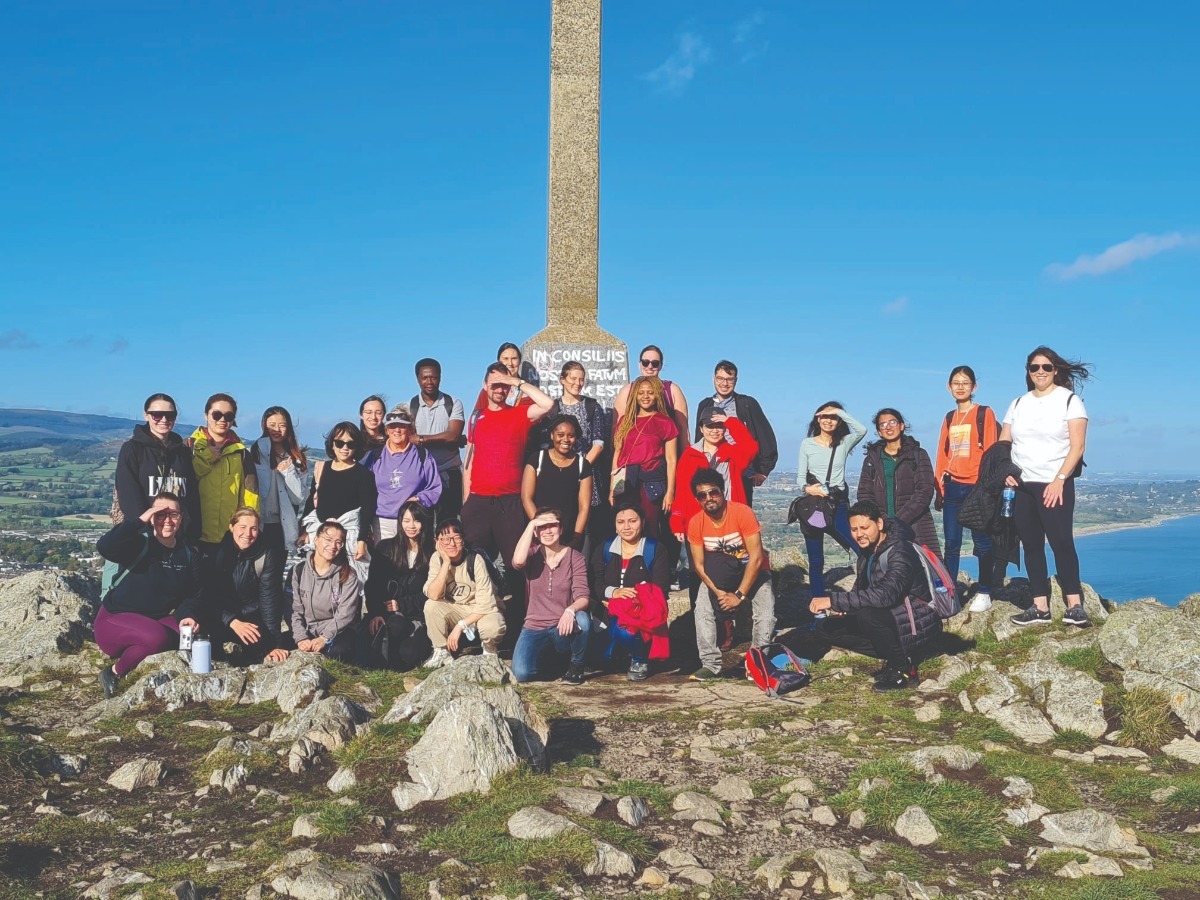 The UCD Alumni Buddies lead UCD’s International students on a walk up Bray Head in 2021