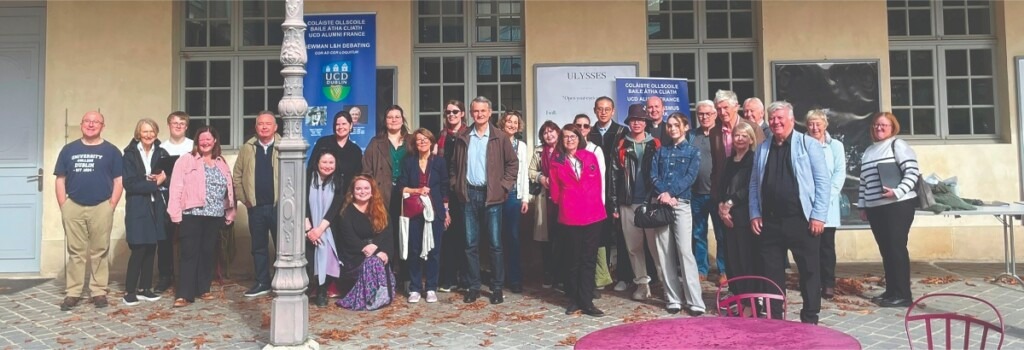 Alumni and Erasmus students at the Paris annual picnic.